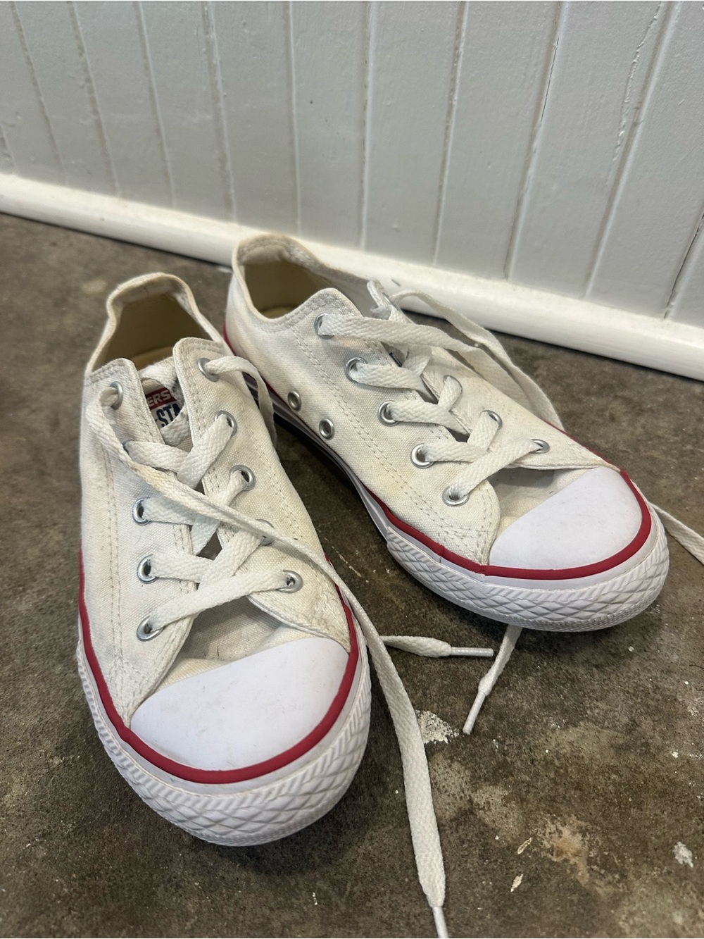 Youth low cut converse
